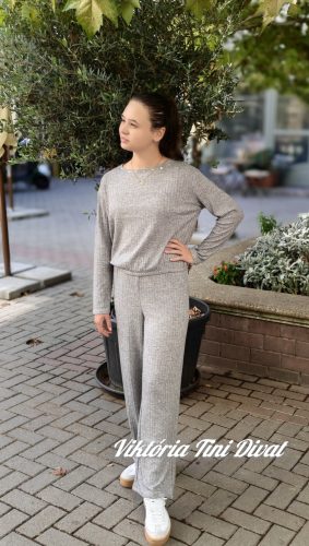 Lány együttes bordázott puha anyagú 