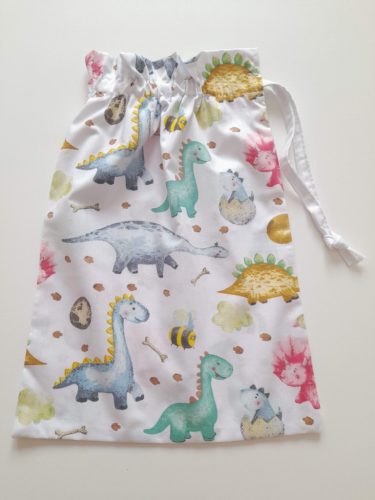 DINOSZAURUSZOS TORNAZSÁK
